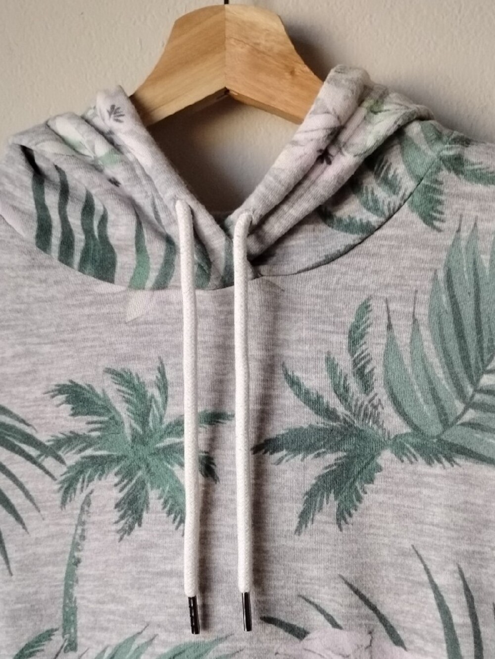 Original Use Size S Gray Crewneck Hoodie with Green Tropical Print - Picture 4 of 15